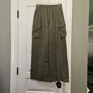 Prettylittlething Woman's Sz 6 Green Wide Leg Pull On Cargo Pants